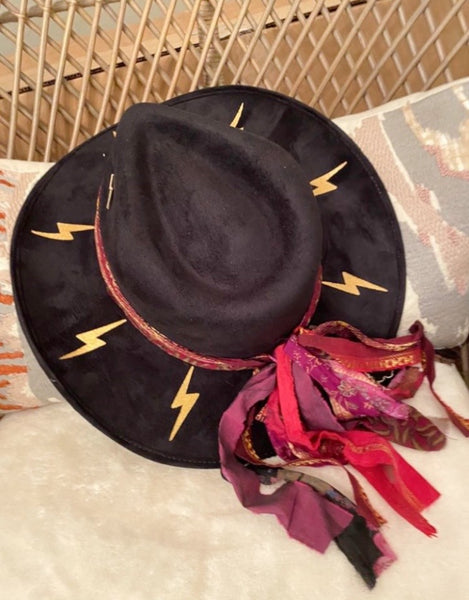 Never worn Hand painted Cowboy Hat Size 7 ( MED)