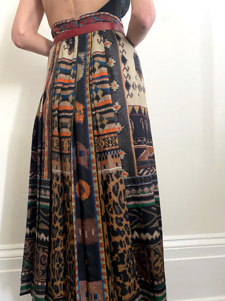 Etro Santa Barbara Carpet Print Pleated Silk Blend Midi Skirt. Medium